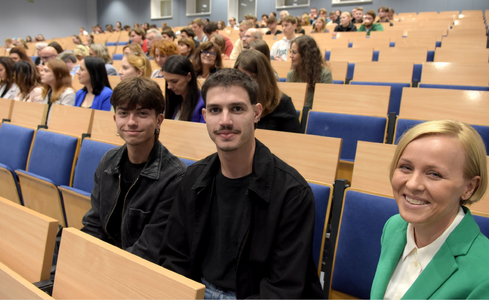 Studenci I roku mogą pewniej poczuć się w murach uczelni 