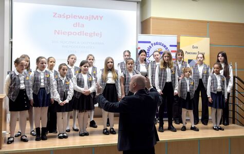 W auli rozbrzmiały patriotyczne piosenki