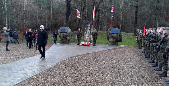 Kwiaty i Izba Pamięci dla uczczenia „Marszu Śmierci”